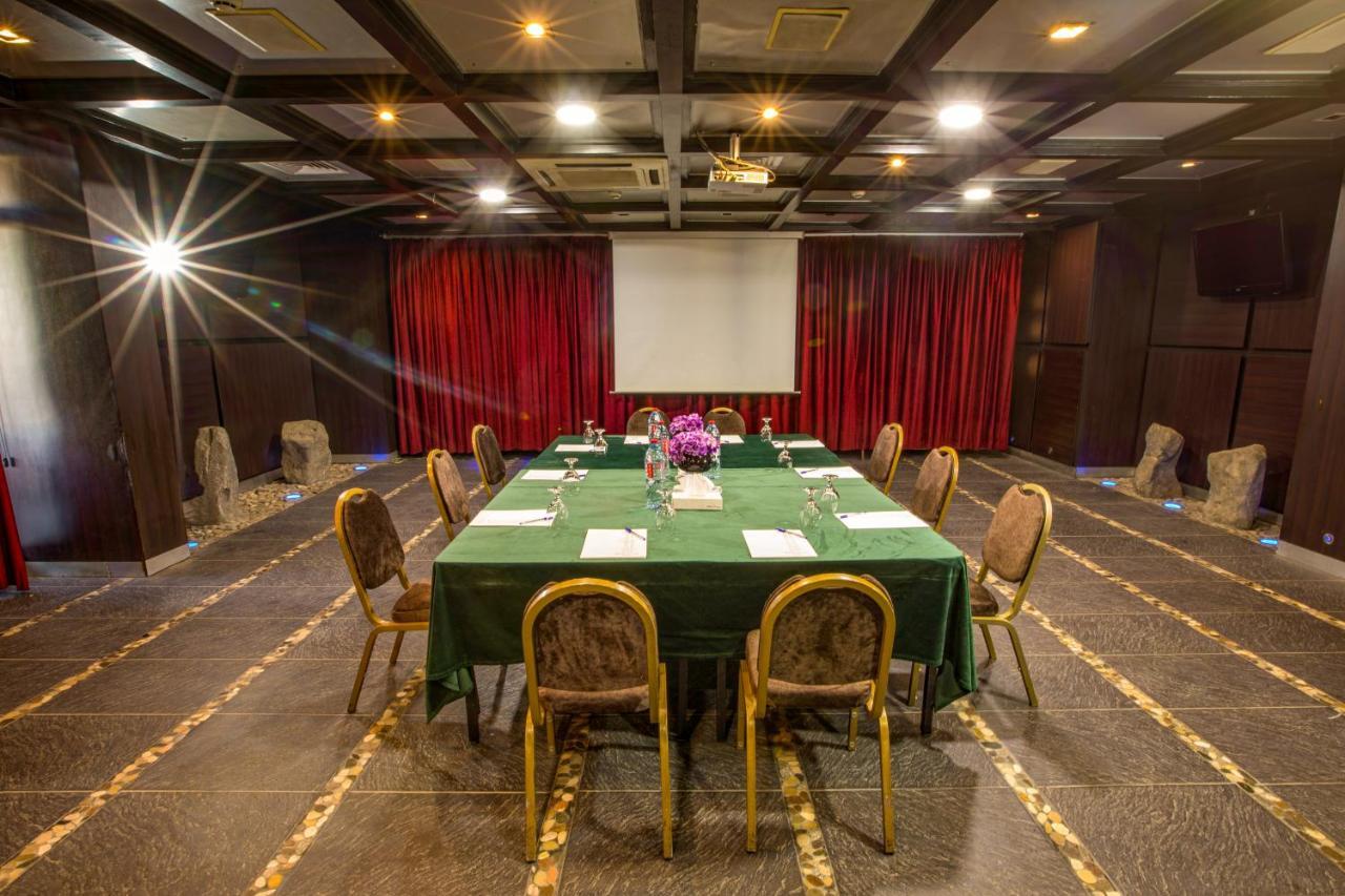 Century Park Hotel Amman Exterior photo